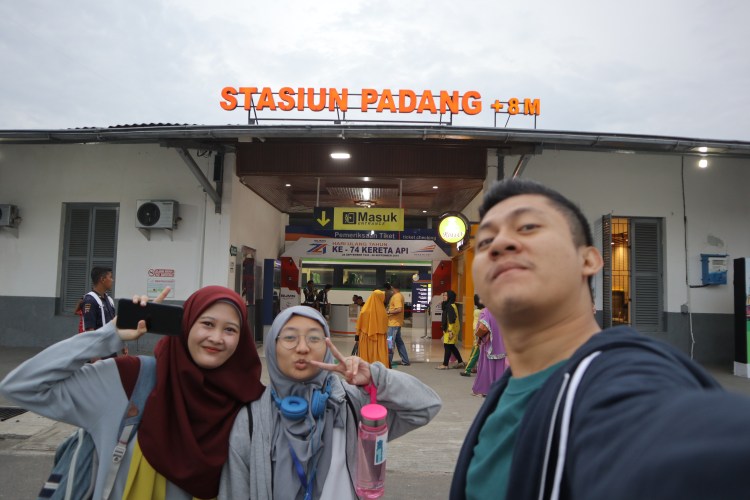 one-day-trip-pariaman-hari-nusantara-2019-di-pantai-gandoriah