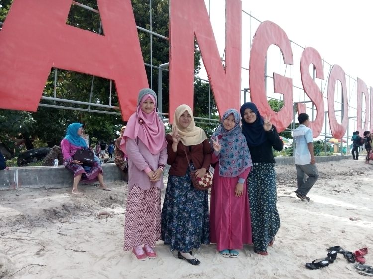 one-day-trip-pariaman-hari-nusantara-2019-di-pantai-gandoriah