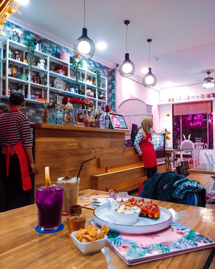 mandys-cafe-dan-woodstork-coffee-padang