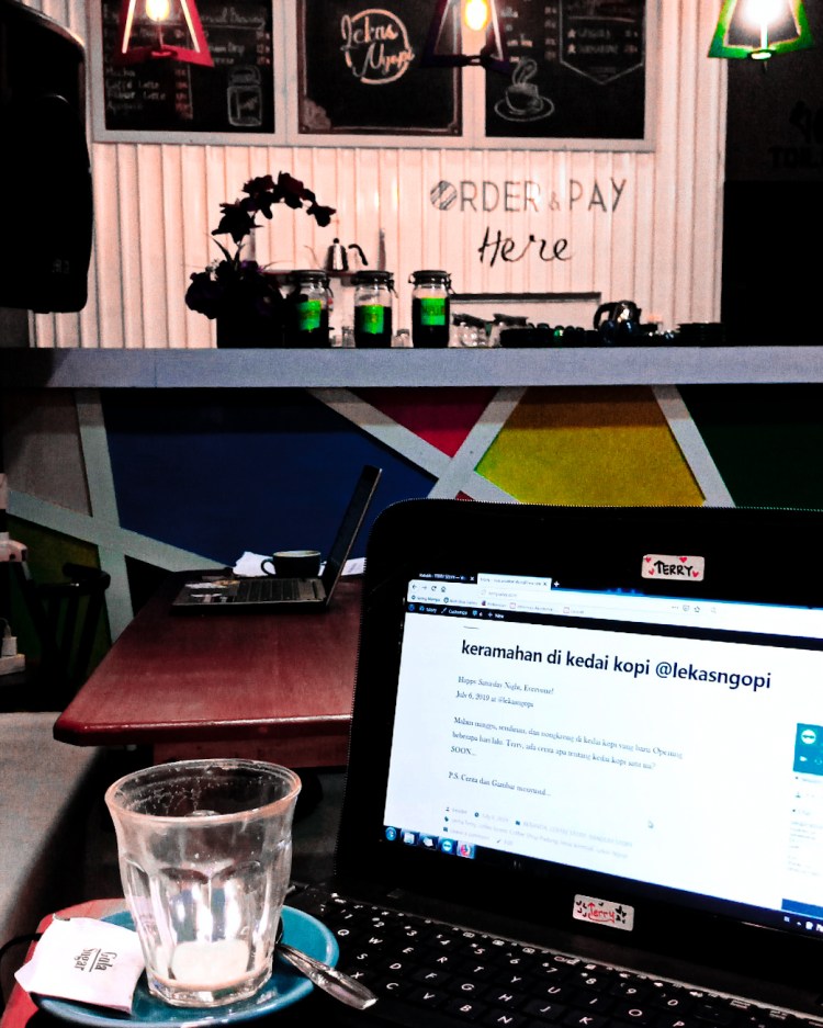 keramahan-di-kedai-kopi-lekas-ngopi